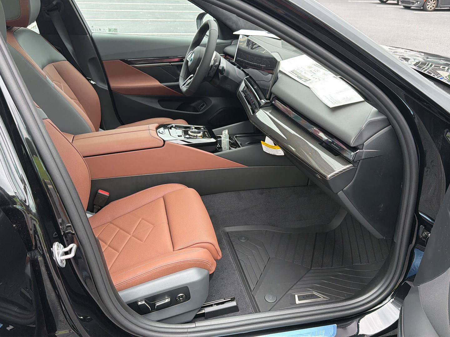 New 2027 BMW 550e xDrive w/ Executive Package AWD/4WD image 14