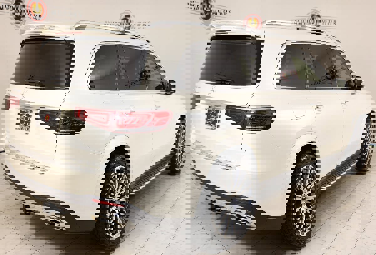 Used 2023 Mercedes-Benz GLS 580 4MATIC image 3