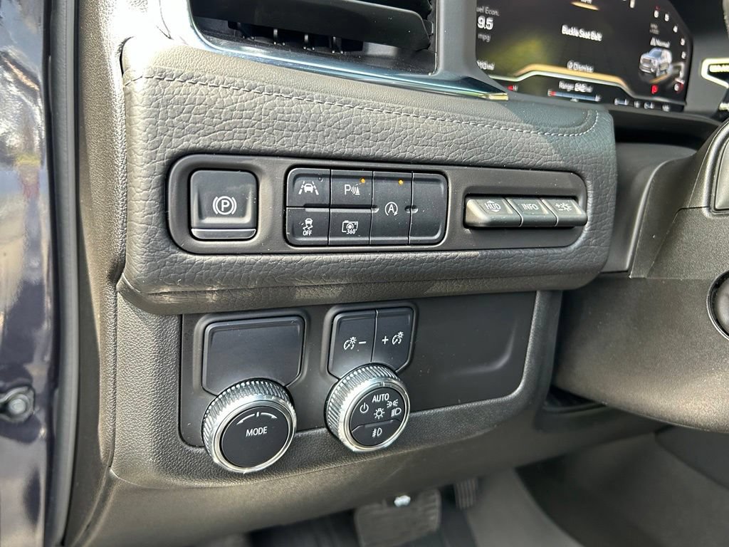 Used 2024 GMC Yukon Denali RWD image 19