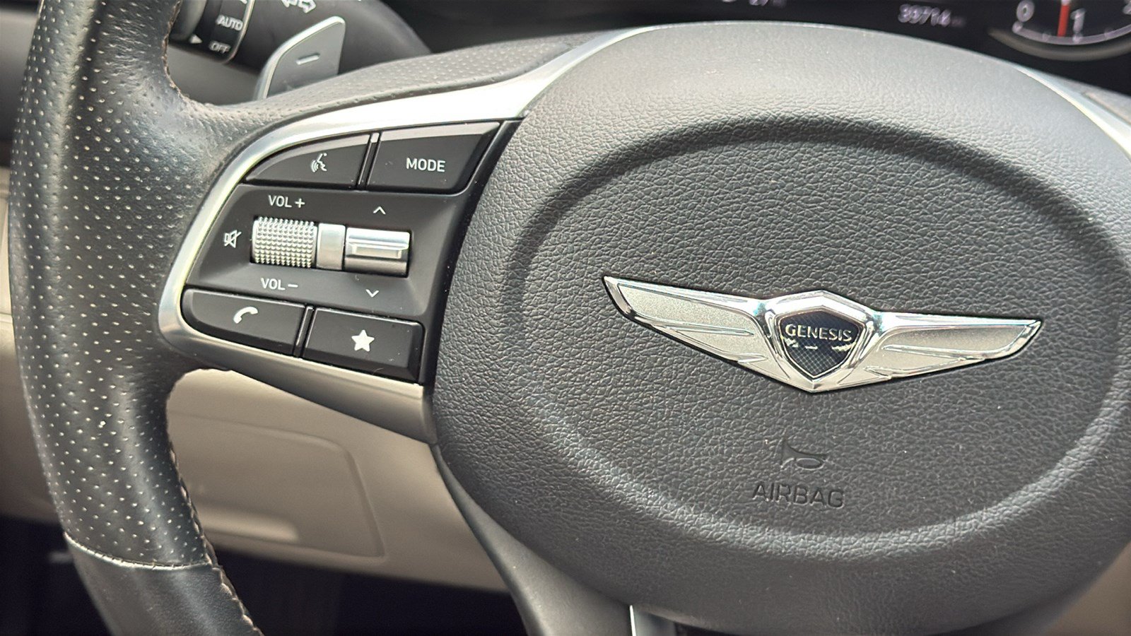 Used 2023 Genesis G70 2.0T RWD image 21