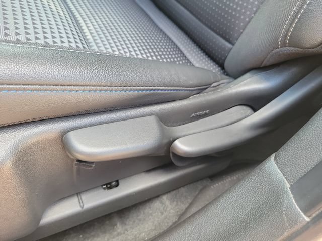 Certified 2025 Chevrolet Trax LT w/ LT Convenience Package FWD image 17