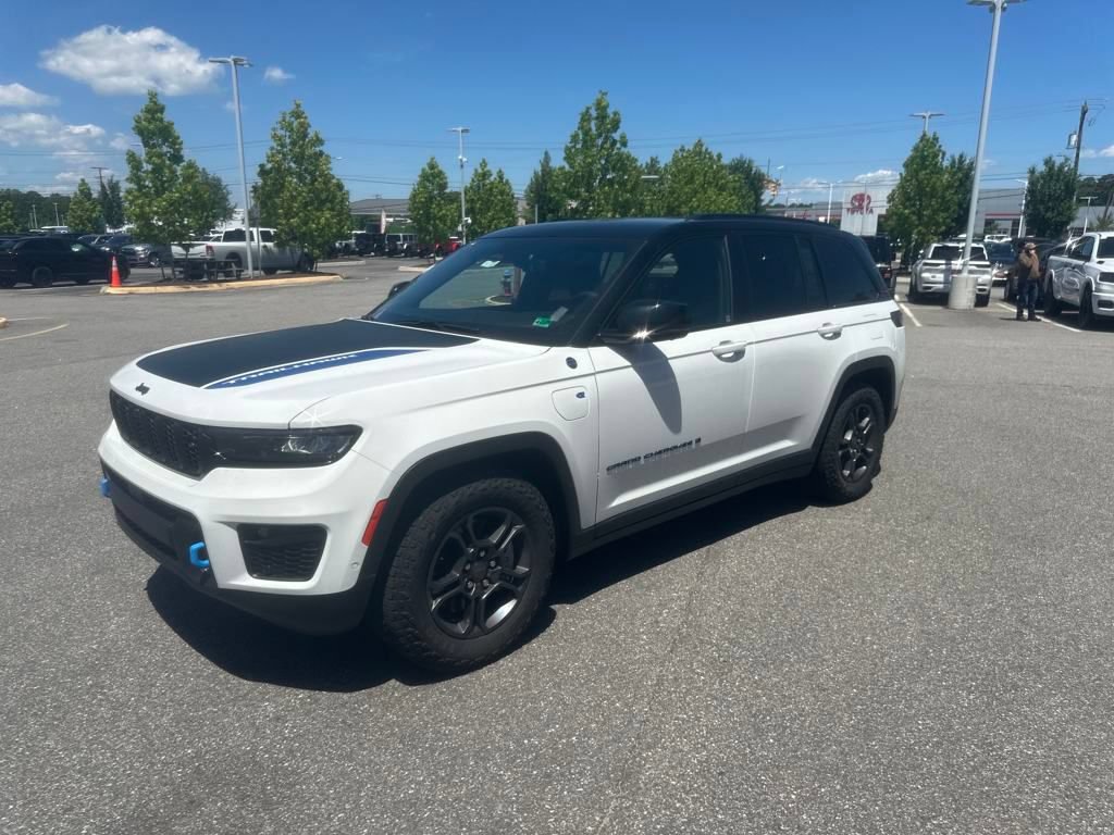 New 2024 Jeep Grand Cherokee Trailhawk w/ Advanced Protech Group II AWD/4WD image 26
