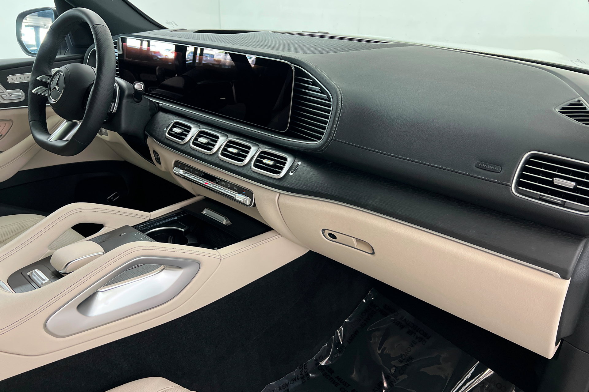 New 2026 Mercedes-Benz GLS 580 4MATIC image 25