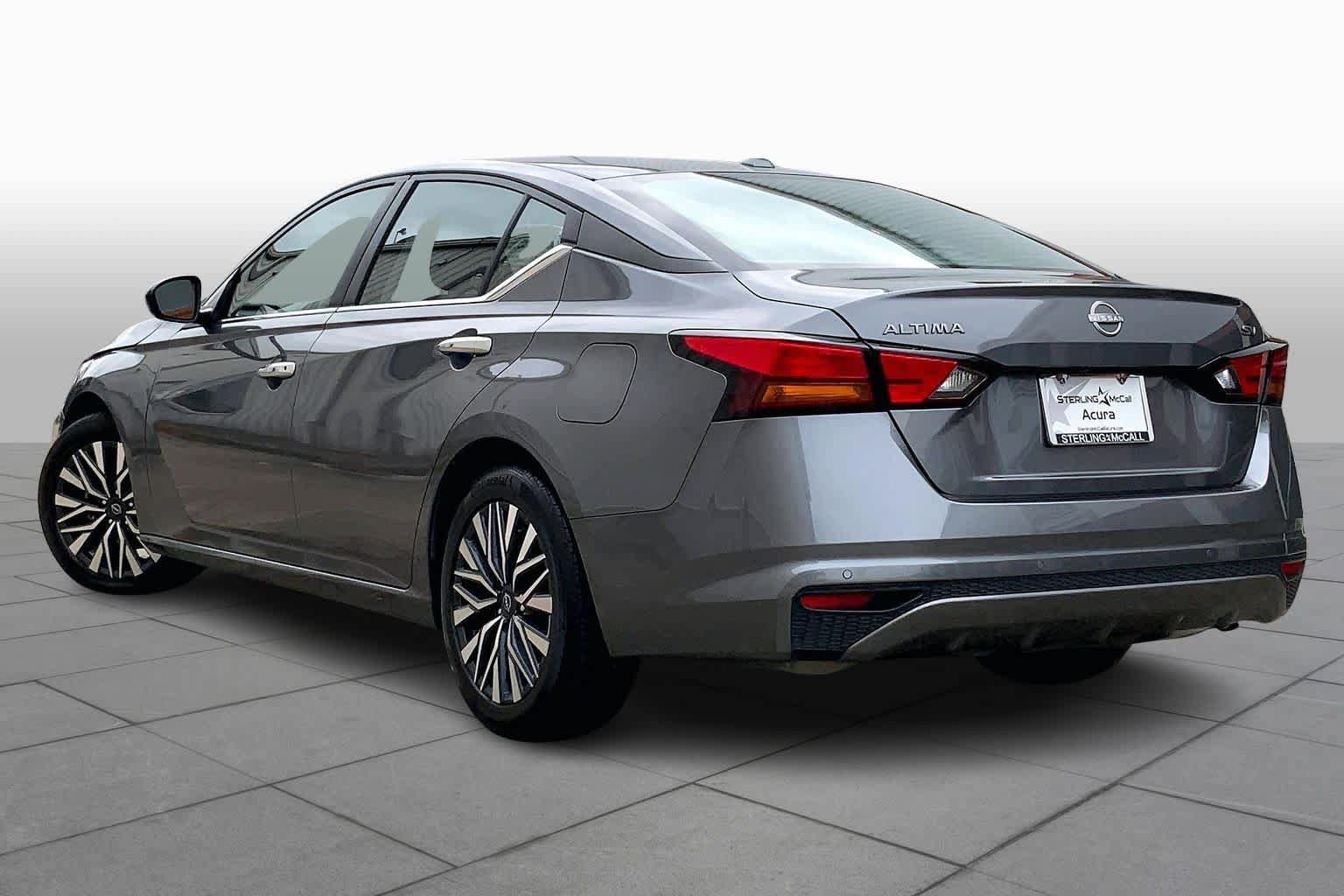 Used 2024 Nissan Altima 2.5 SV image 12
