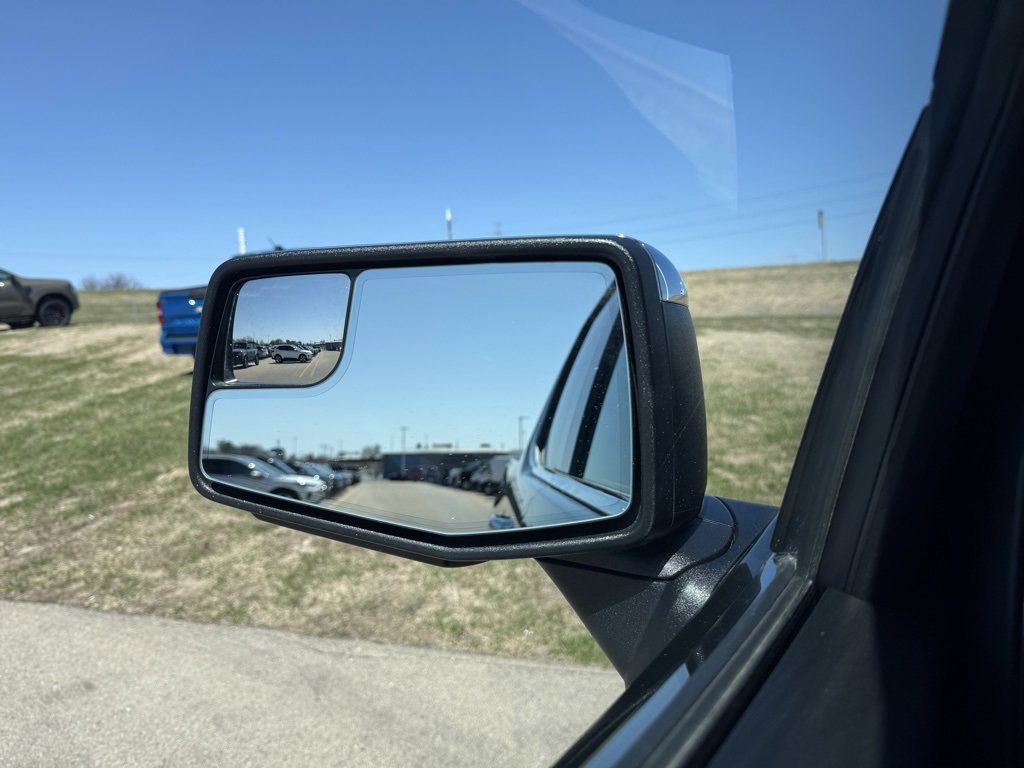 Used 2025 GMC Sierra 1500 SLT image 38