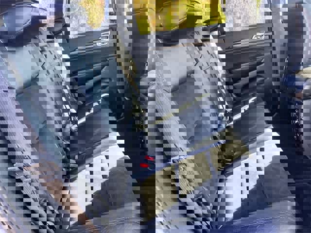 Used 2018 Jeep Grand Cherokee Altitude image 14