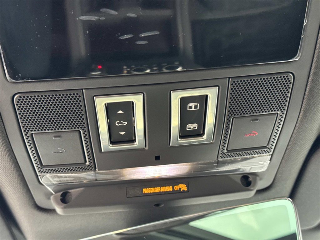 New 2026 Land Rover Defender 110 X-Dynamic SE image 20