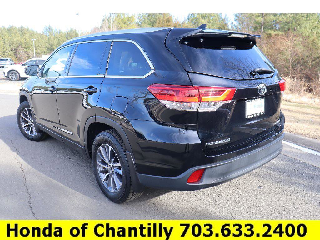 Used 2017 Toyota Highlander XLE image 5
