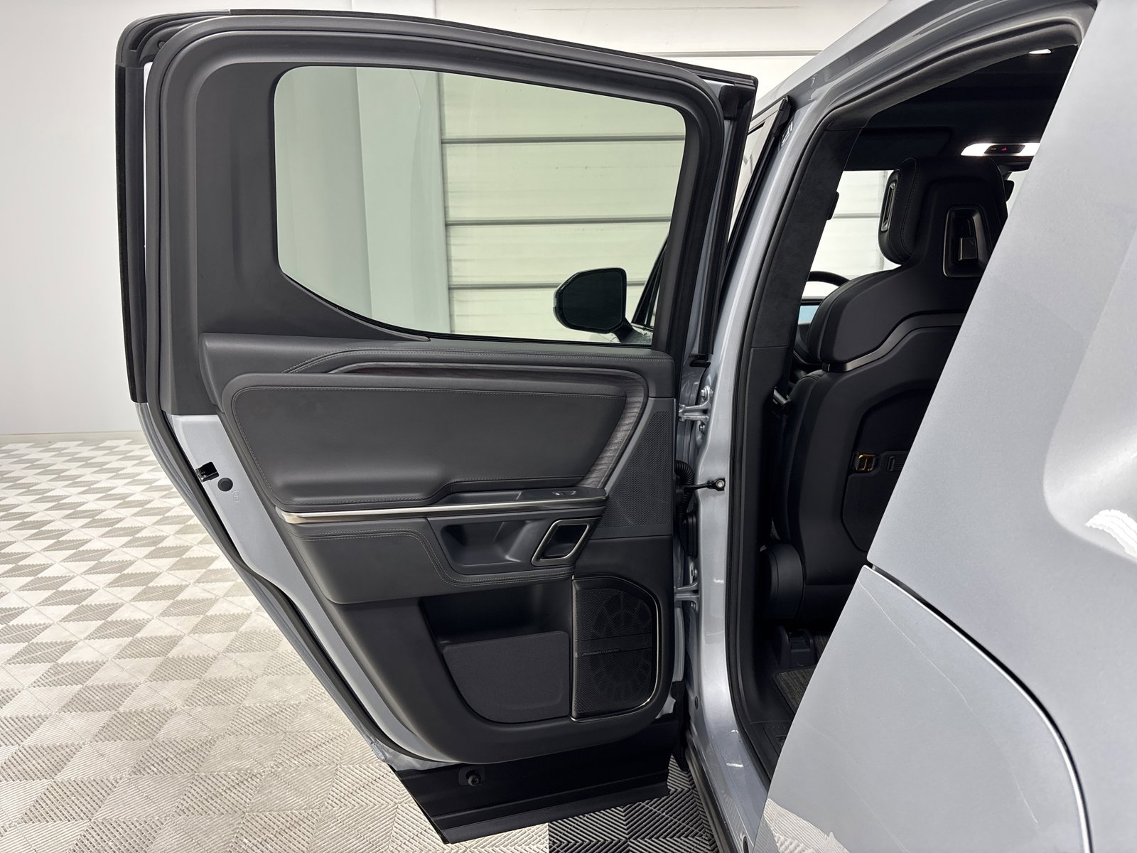 Used 2023 Rivian R1T Adventure image 17