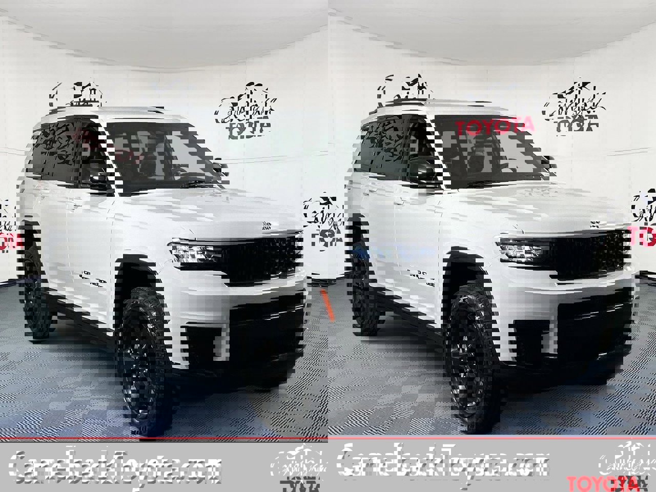 Used 2023 Jeep Grand Cherokee L Laredo image 1