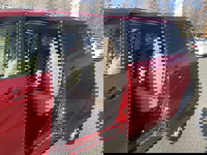 Used 2015 MAZDA MAZDA5 Sport image 12