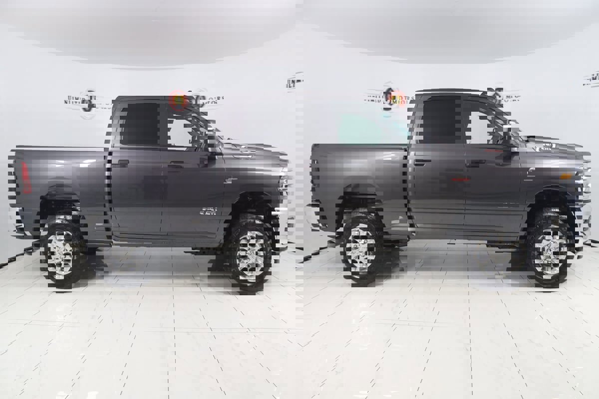 Used 2025 RAM 2500 Lone Star image 2