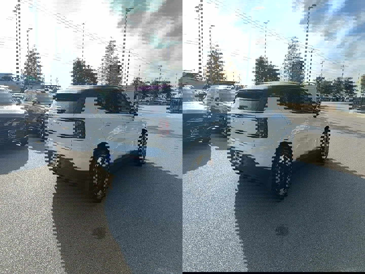 Used 2025 Volvo EX30 Ultra w/ Protection Package Premier image 5