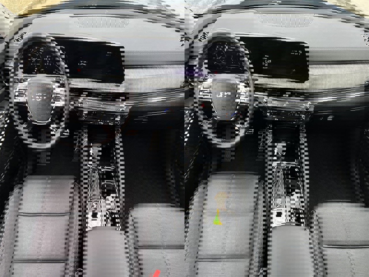 Used 2024 Kia Telluride SX w/ Towing Package image 8