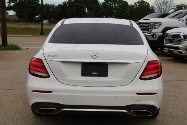 Used 2017 Mercedes-Benz E 300 image 4