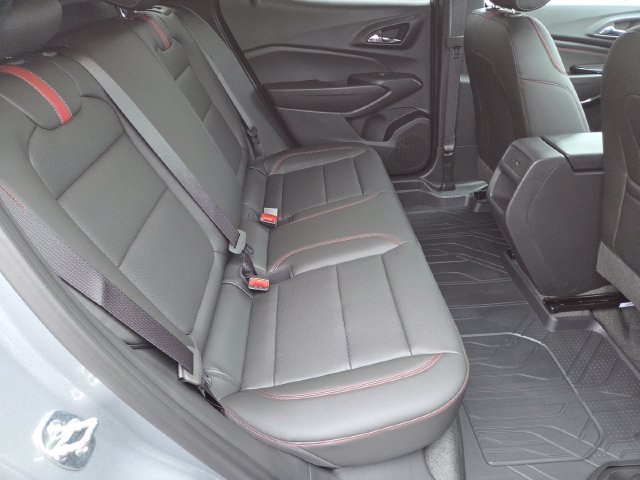 New 2026 Chevrolet Trax RS w/ Sunroof Package FWD image 19