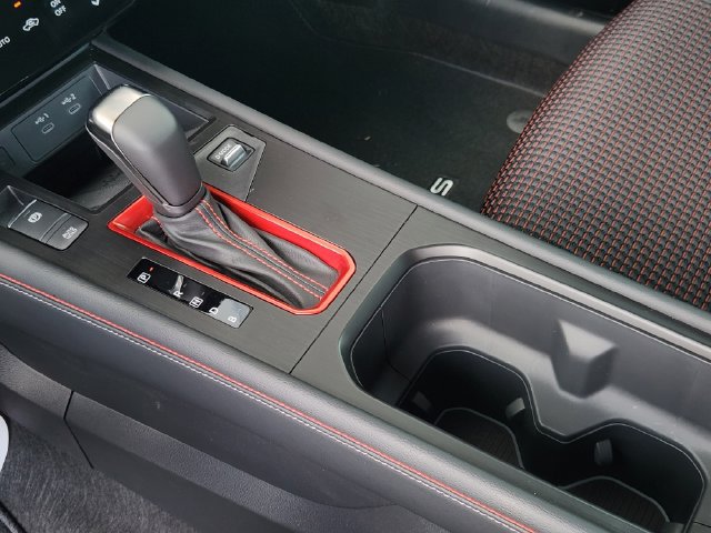 New 2025 Nissan Kicks SR w/ Illumination Package FWD image 18