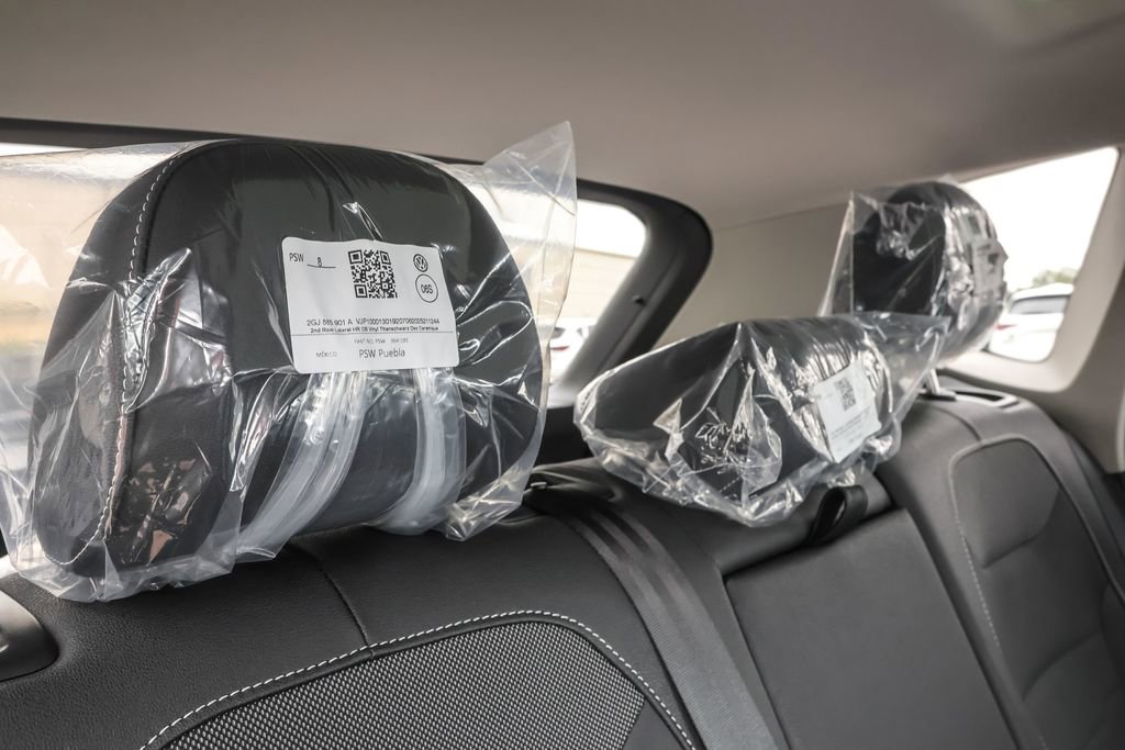 New 2025 Volkswagen Taos SE image 38