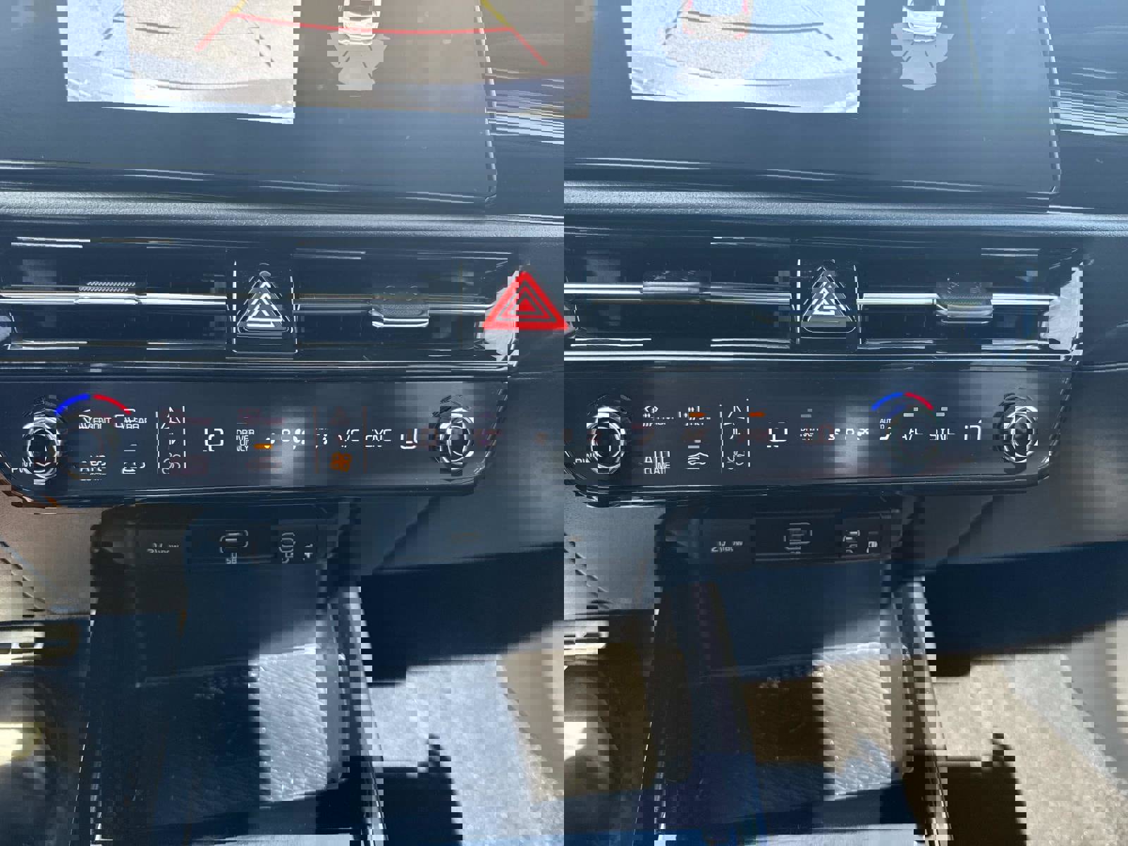 Used 2023 Kia Niro EX Touring image 25