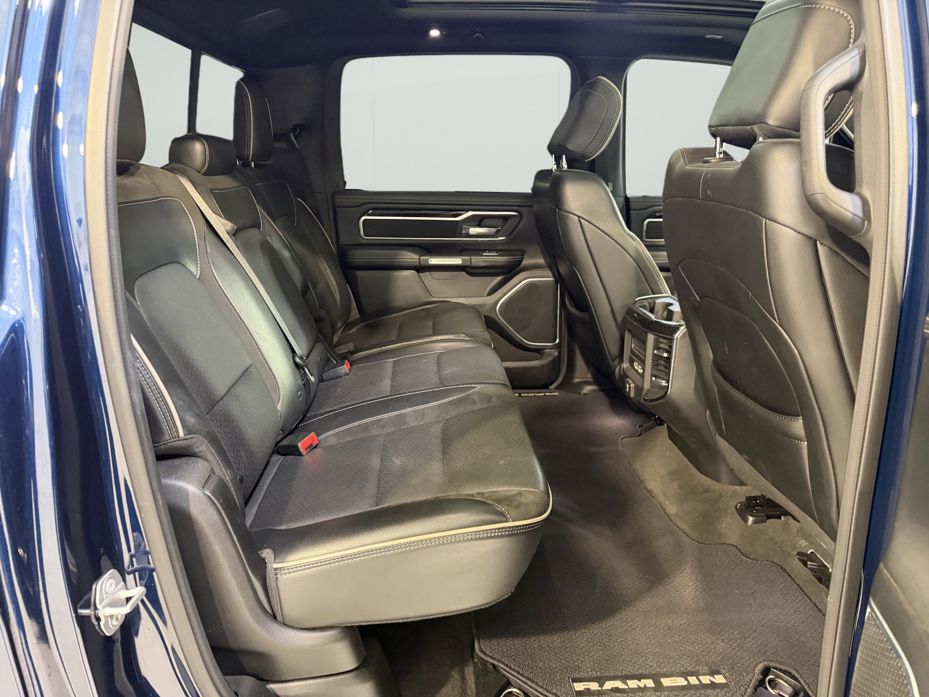 Used 2019 RAM 1500 Laramie w/ Sport Appearance Package AWD/4WD image 11