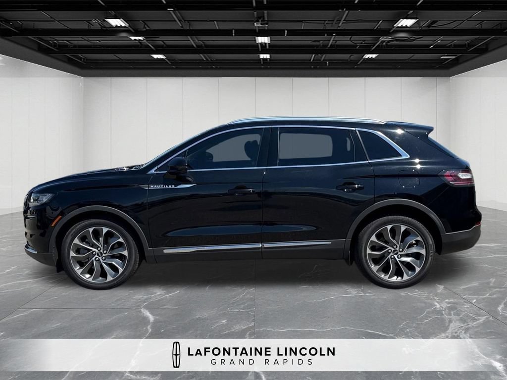 Certified 2022 Lincoln Nautilus Reserve AWD/4WD image 2