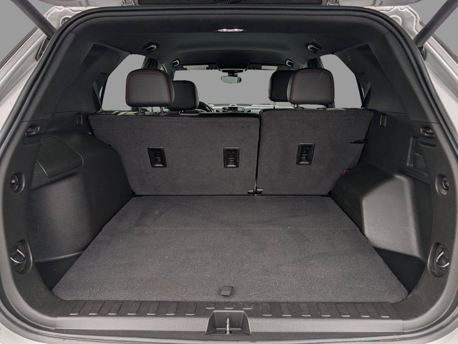 Used 2022 Chevrolet Equinox RS w/ RS Leather Package FWD image 32