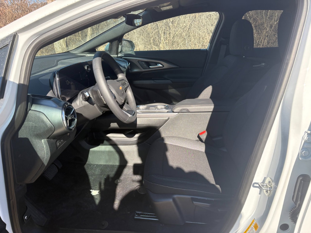 New 2026 Chevrolet Equinox EV LT FWD image 7