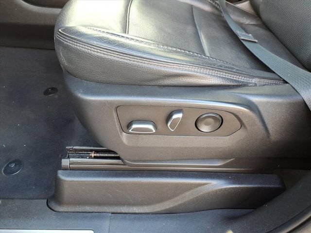 Used 2023 GMC Yukon XL Denali AWD/4WD image 16