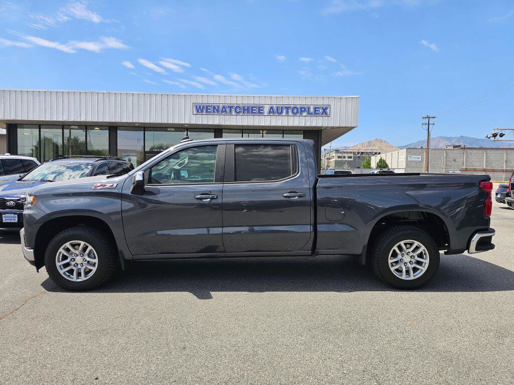 Used 2021 Chevrolet Silverado 1500 LT w/ Z71 Off-Road Package AWD/4WD image 2