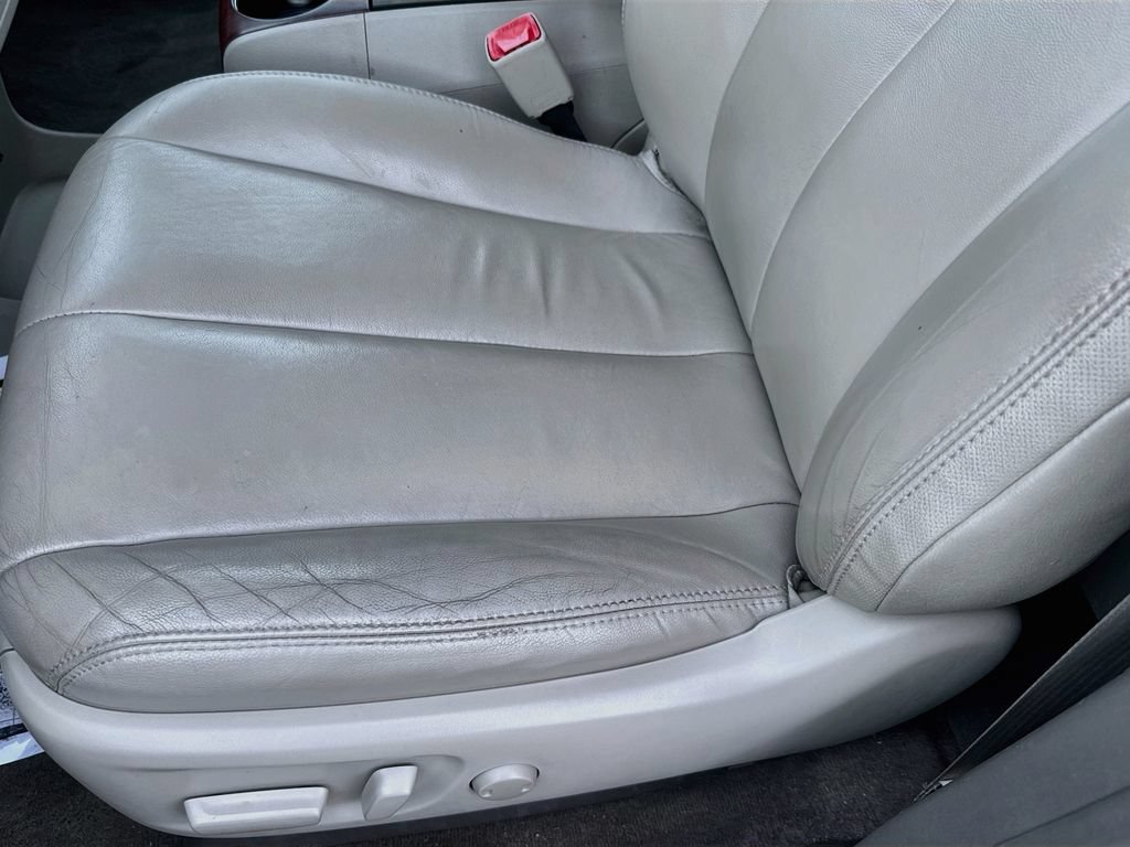 Used 2014 Toyota Sienna XLE FWD image 21