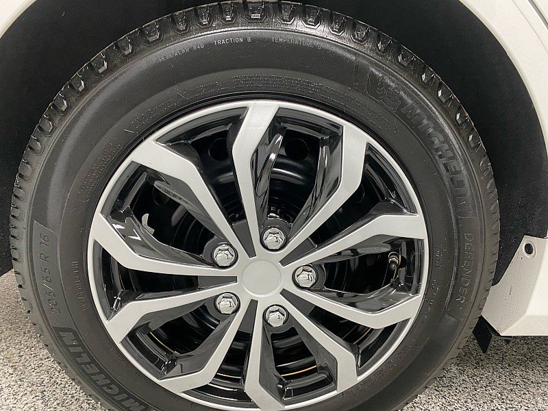 Used 2015 Toyota Camry LE image 25