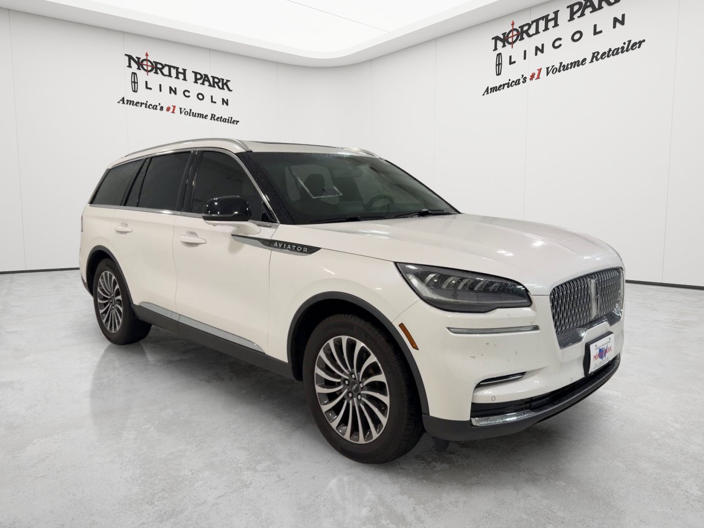 Used 2024 Lincoln Aviator Reserve w/ Elements Package Plus RWD image 7