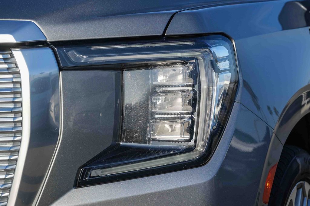 Used 2023 GMC Yukon Denali AWD/4WD image 5