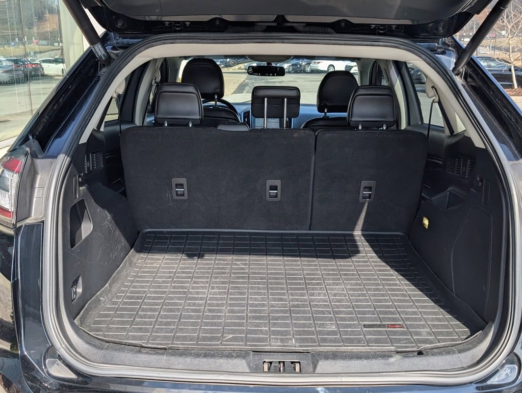 Used 2017 Ford Edge Titanium w/ Technology Package image 30