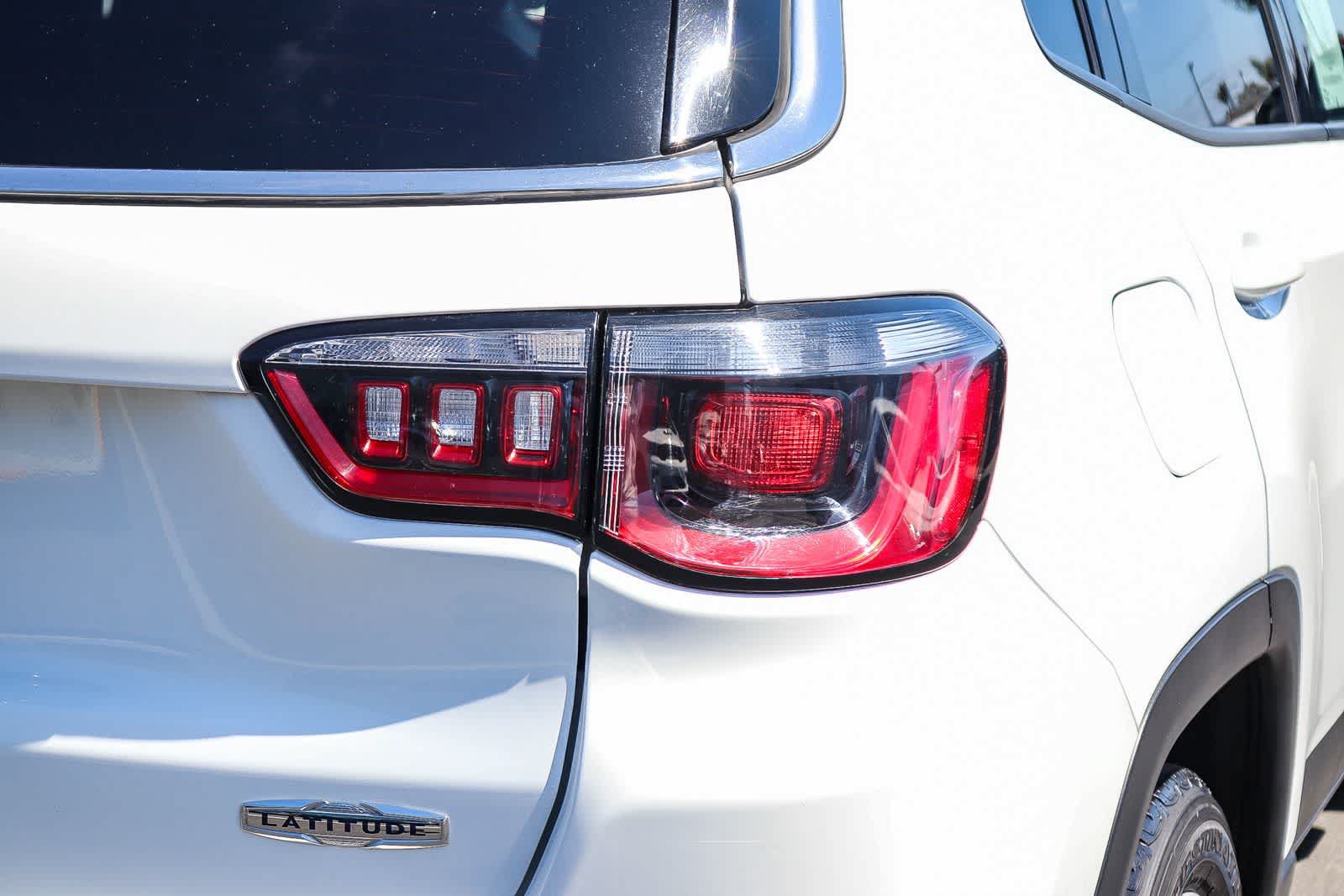 Used 2024 Jeep Compass Latitude AWD/4WD image 7