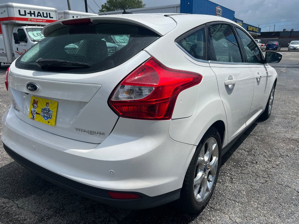 Used 2014 Ford Focus Titanium FWD image 3