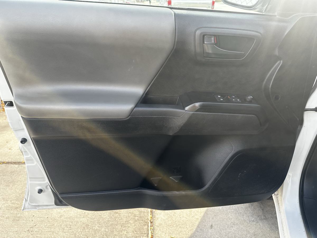 Used 2023 Toyota Tacoma SR RWD image 9
