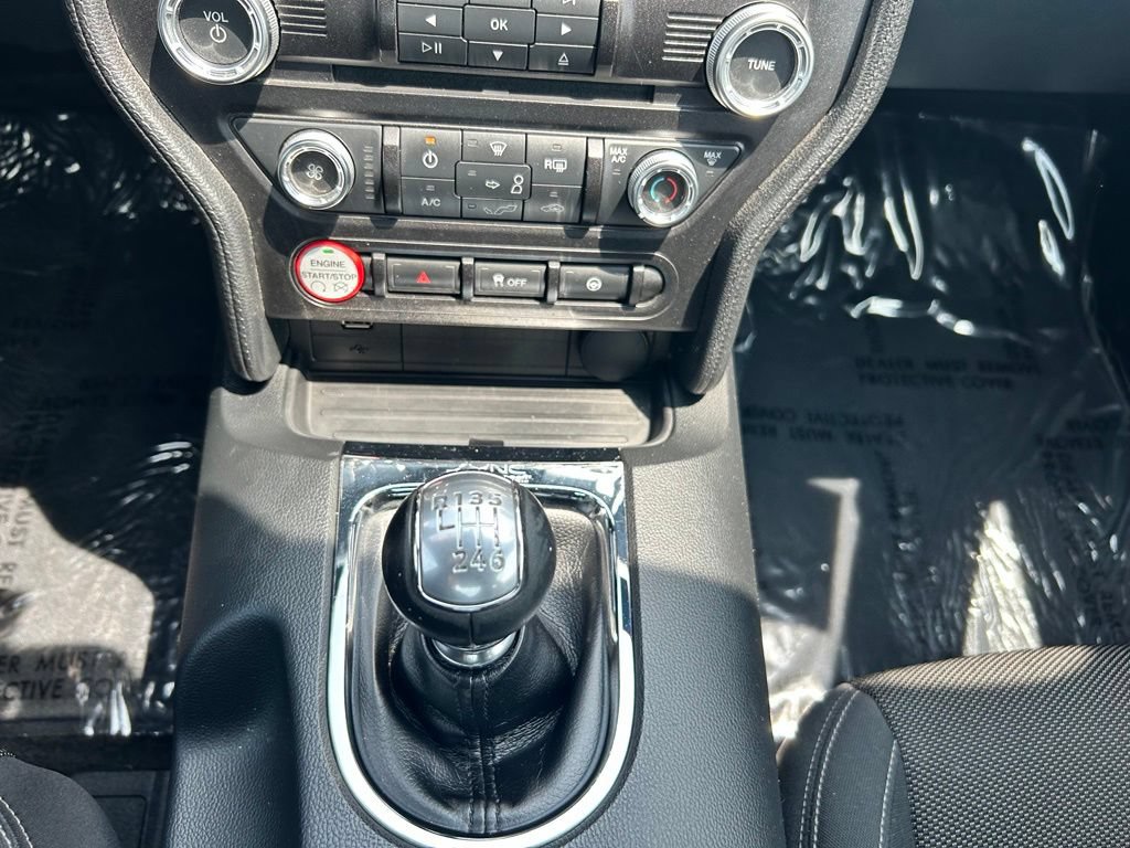 Used 2015 Ford Mustang Coupe RWD image 18