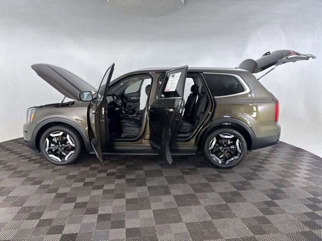 Certified 2024 Kia Telluride S w/ S Sunroof Package image 10