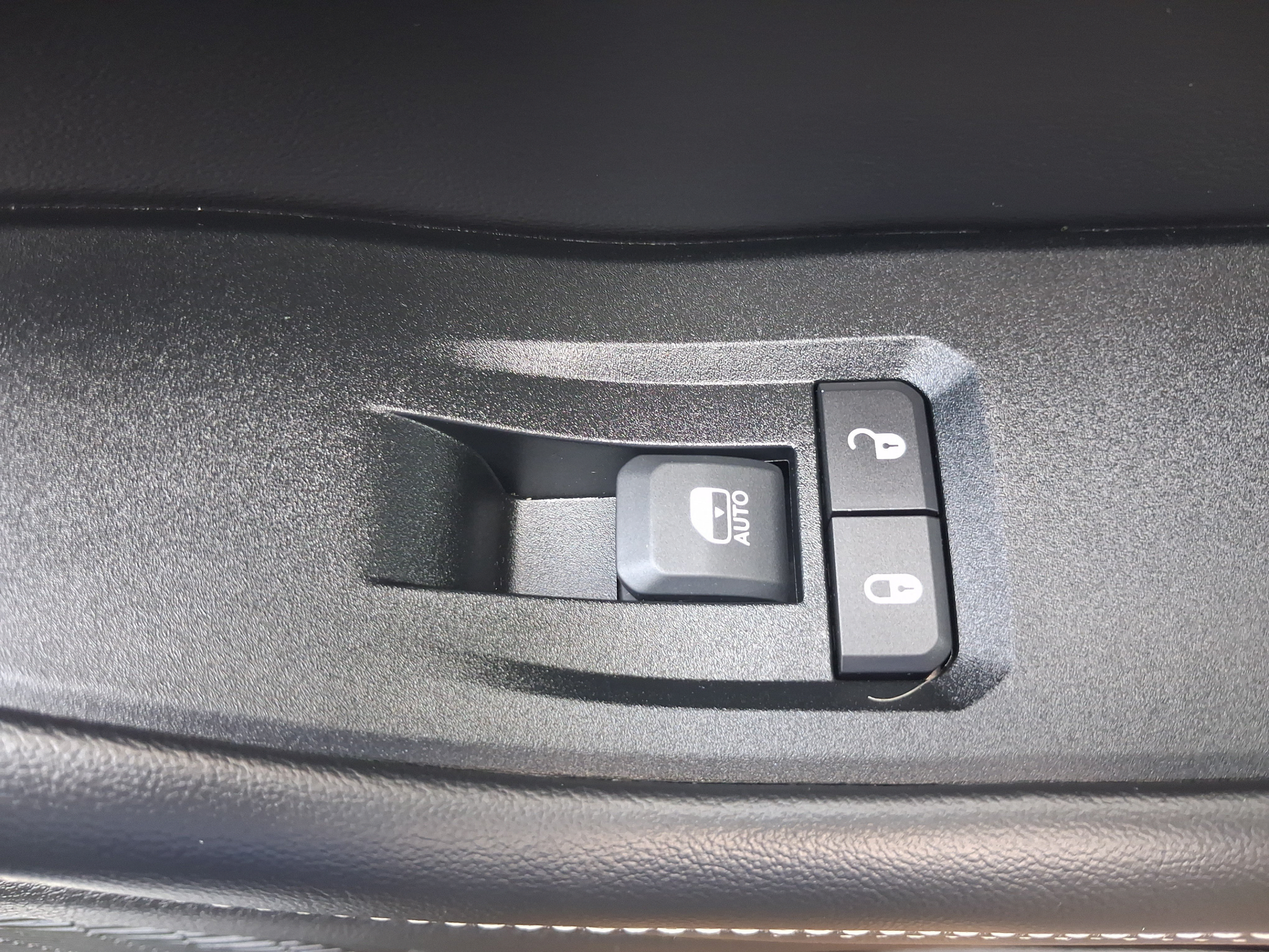 Used 2024 Jeep Grand Cherokee L Altitude RWD image 31
