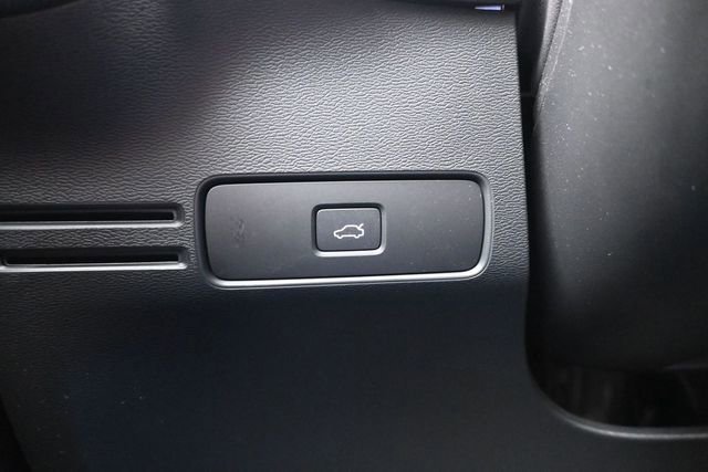 Used 2023 Volvo XC40 B5 Plus w/ Protection Package Premier AWD/4WD image 29