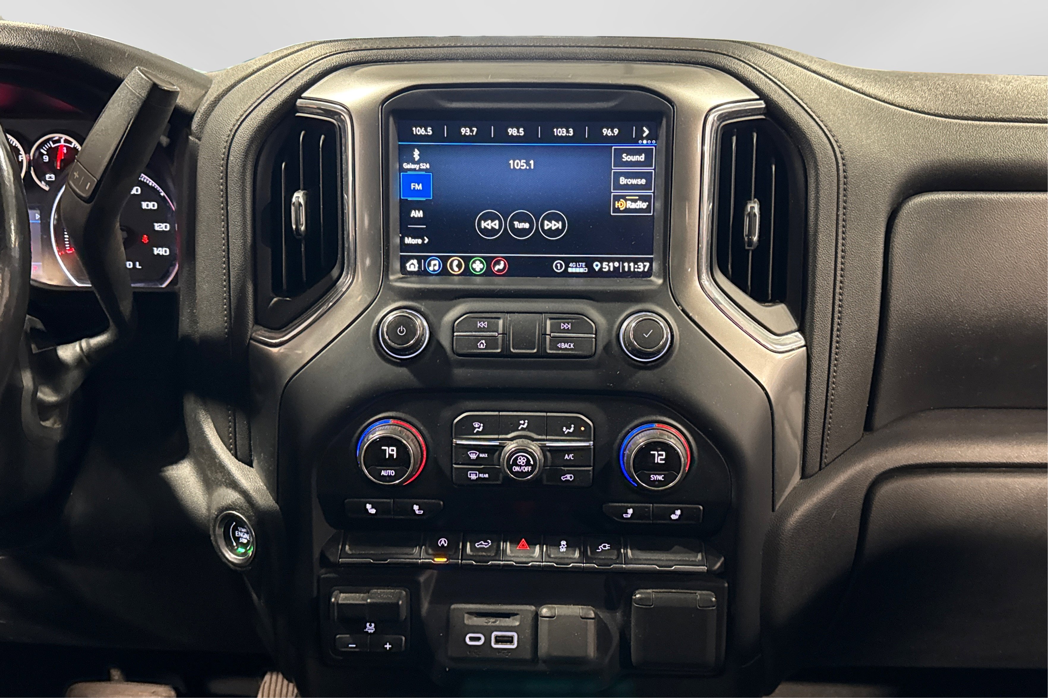 Used 2020 Chevrolet Silverado 1500 LT w/ All-Star Edition image 29