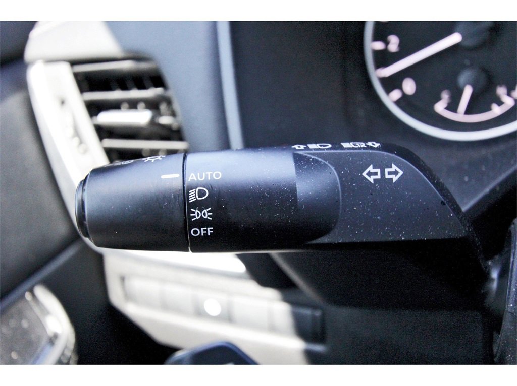 Used 2024 Nissan Rogue SV w/ SV Premium Package image 13