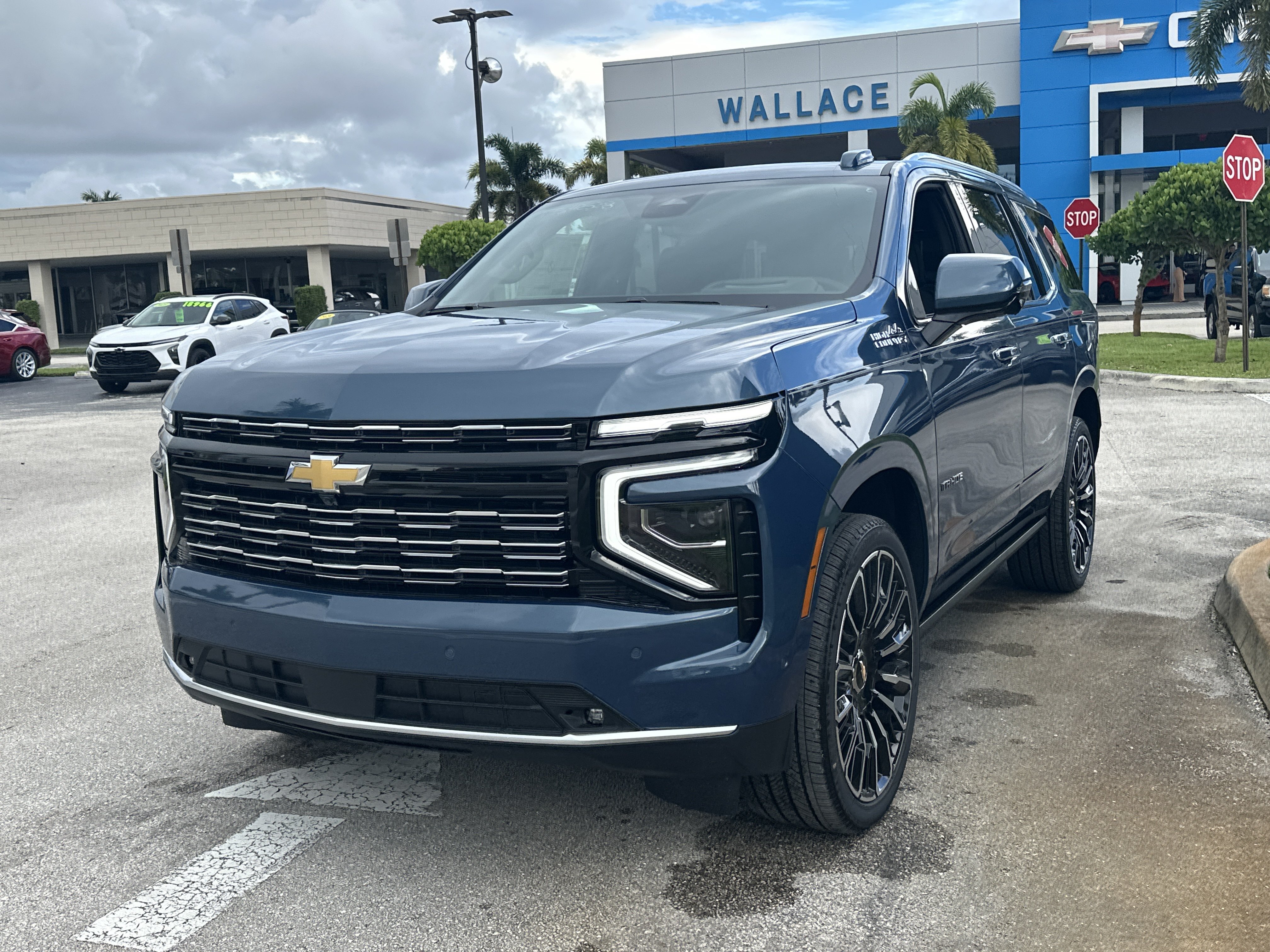 New 2026 Chevrolet Tahoe High Country AWD/4WD image 2