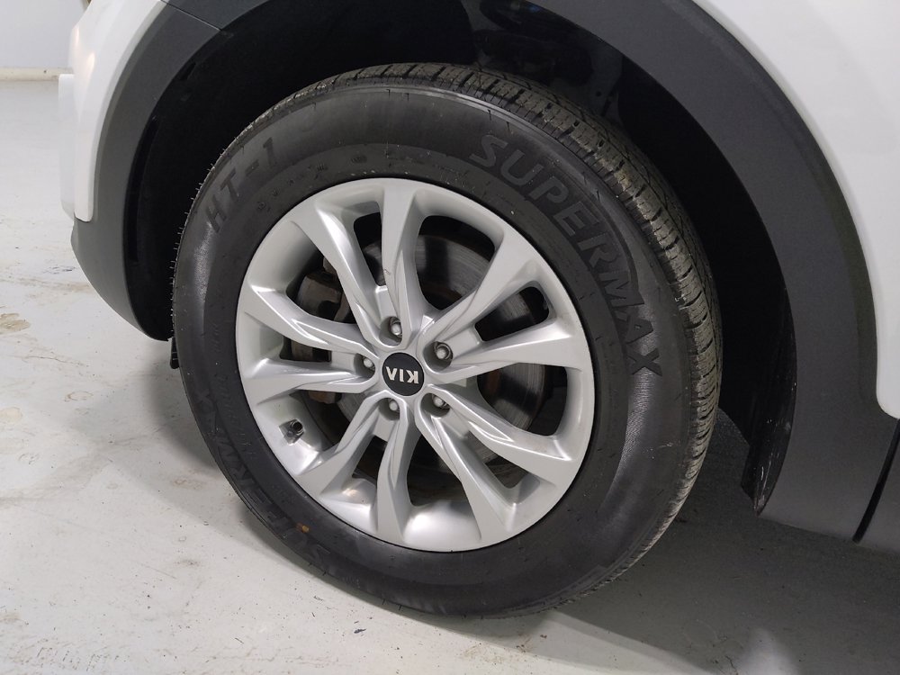 Used 2021 Kia Telluride LX image 31