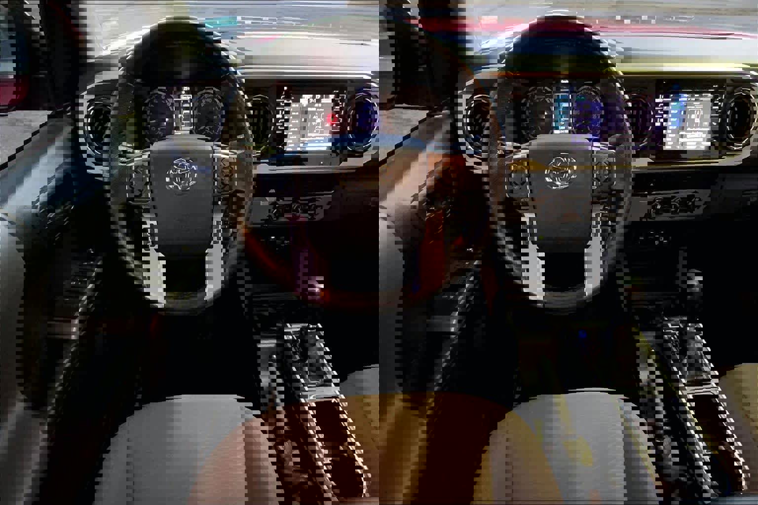 Certified 2018 Toyota Tacoma SR5 image 5