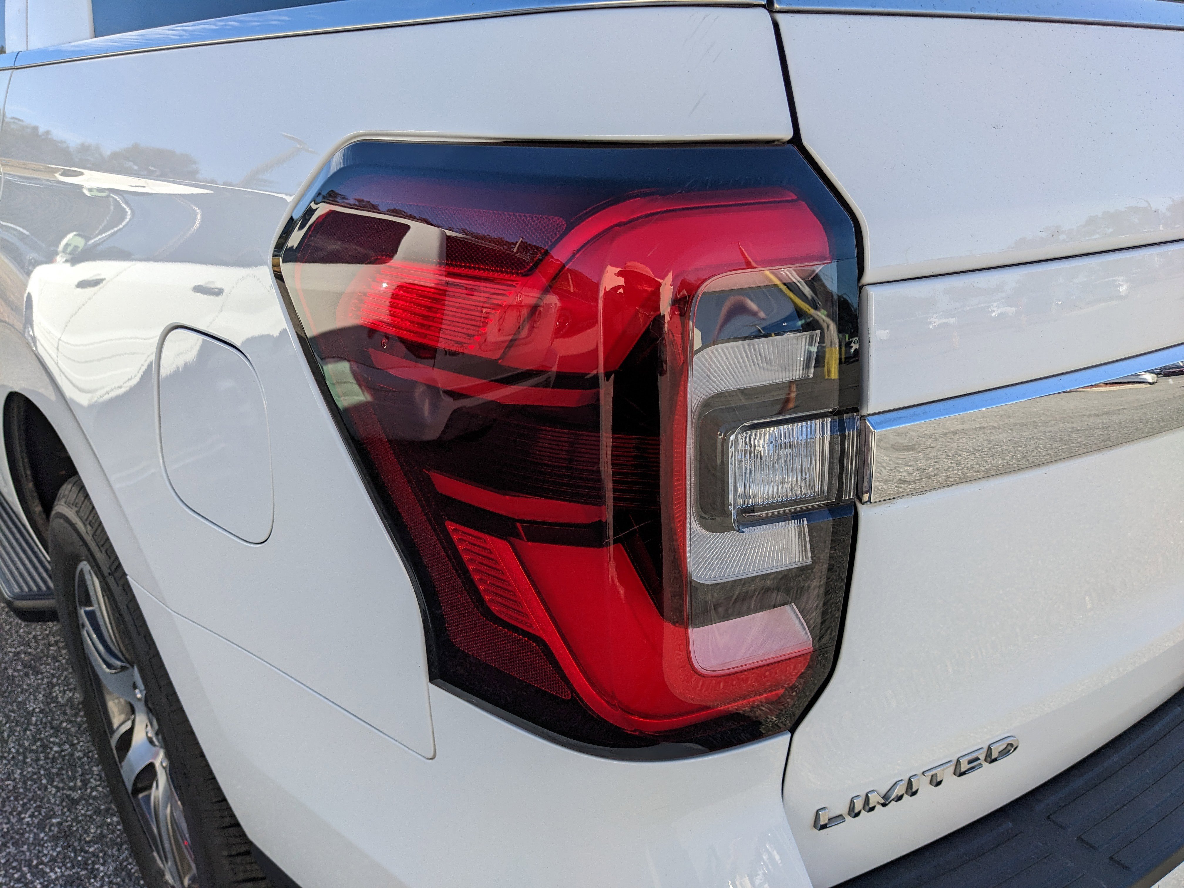 Used 2024 Ford Expedition Limited image 21