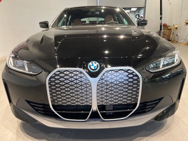 Used 2025 BMW i4 xDrive40i image 2