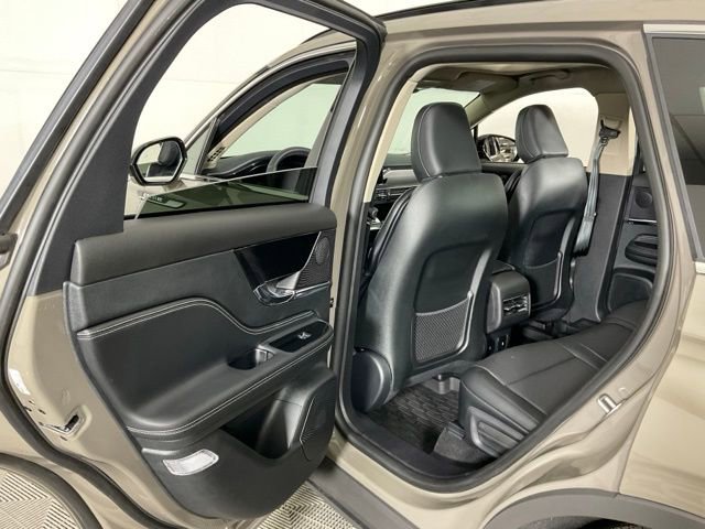 Used 2025 Lincoln Corsair Reserve AWD/4WD image 35