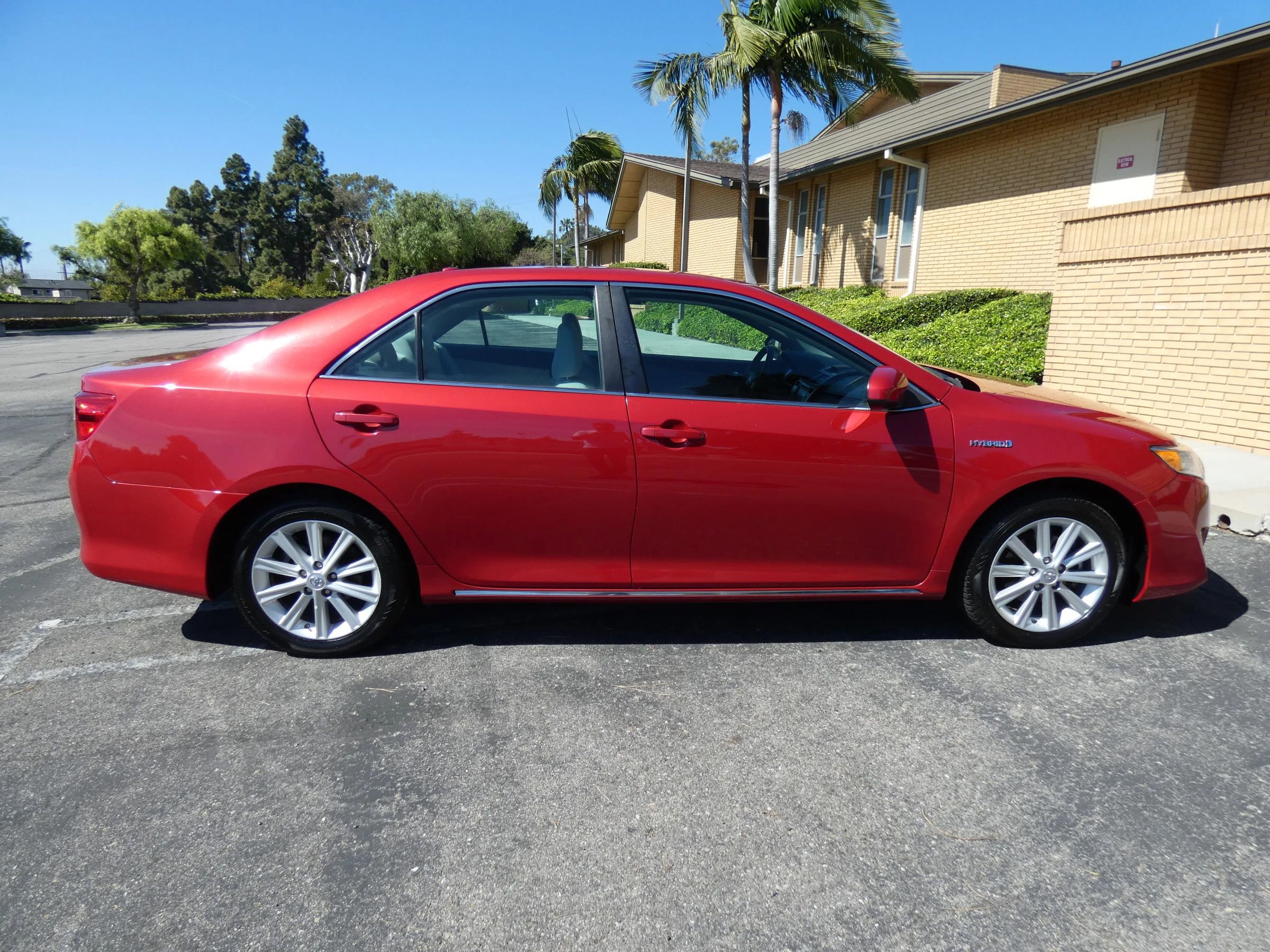 Used 2013 Toyota Camry XLE w/ Convenience Pkg image 7